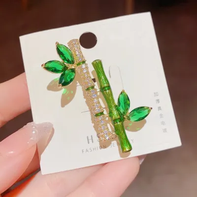 Vintage Green Crystal Bamboo Brooch/Pin